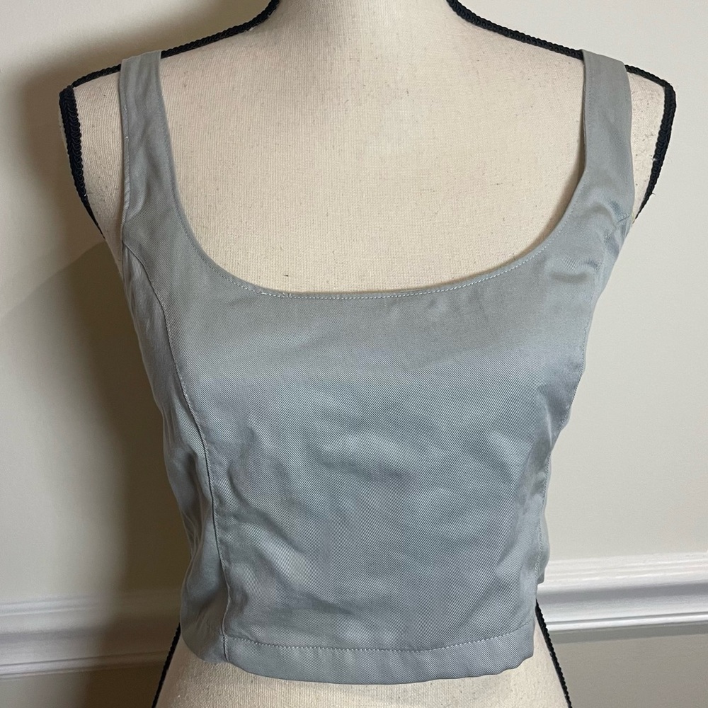 Abercrombie & Fitch Grey Cropped Smocked Back Tank NWT - Picture 1 of 3